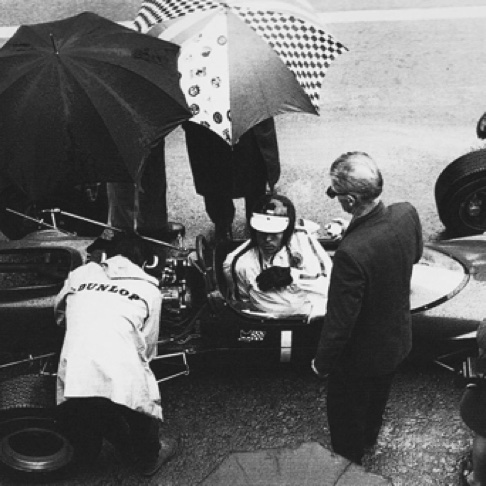 "Vu d'en haut "Ron Harris" avec son pilote 
Contribution Albert Cato "Vu d'en haut "Ron Harris" avec son pilote 
Contribution Albert Cato